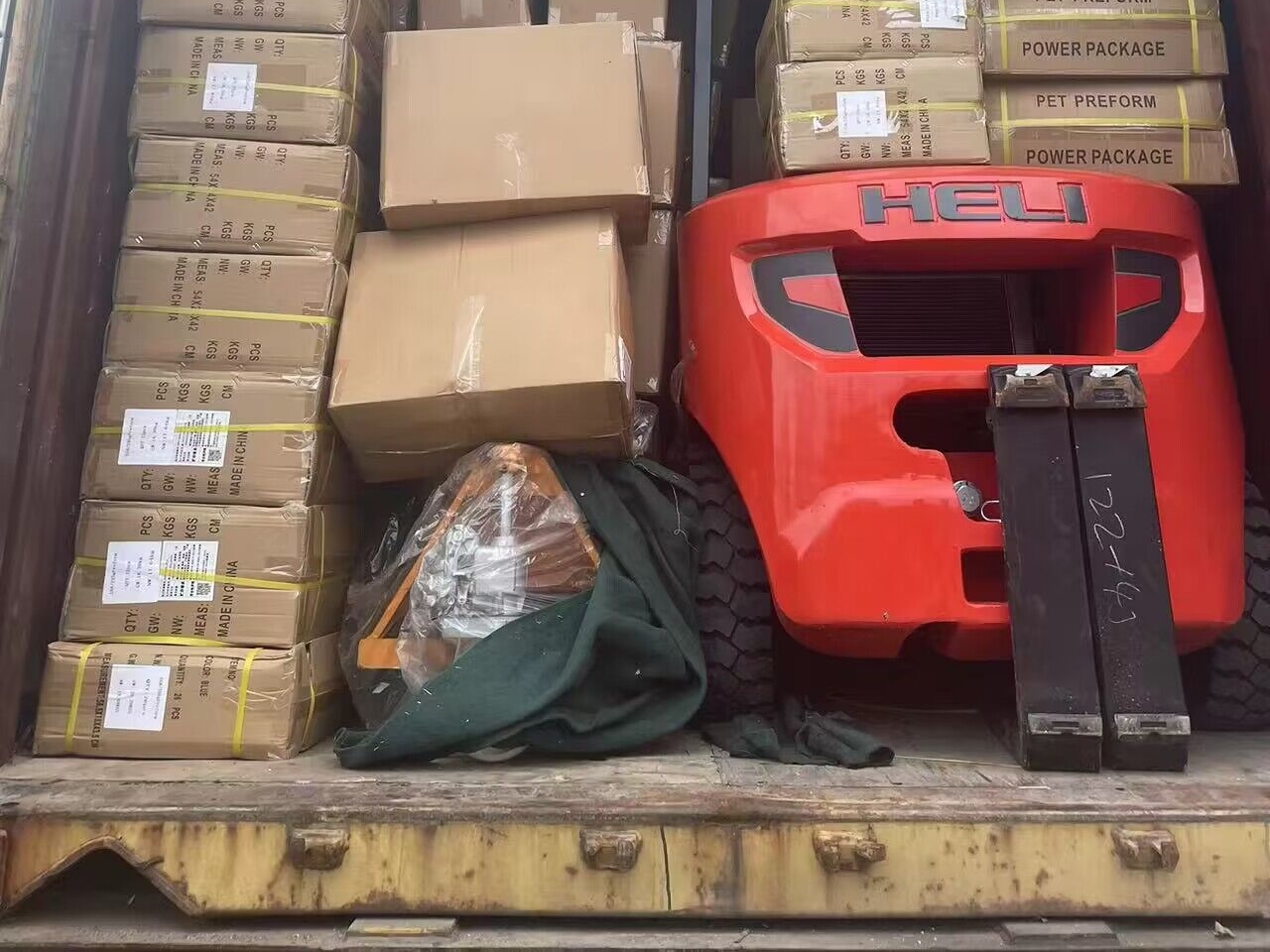 【2023 Jul. 24】Preforms and bottle caps sent to Ethiopia