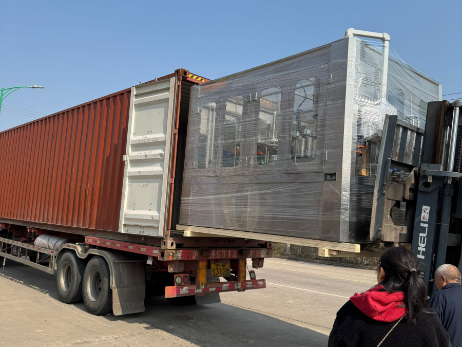 【2025 Mar. 3】Filling water equipment sent to Suriname