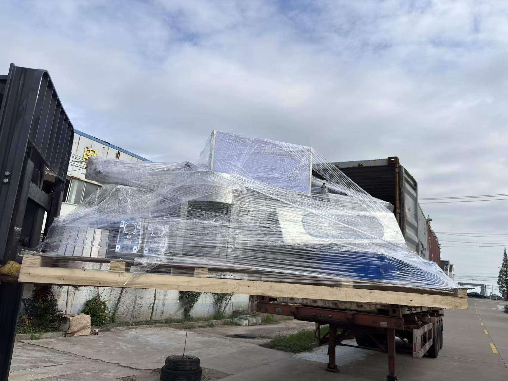 2555ad40e9dc53c3d26236ff09c1119e