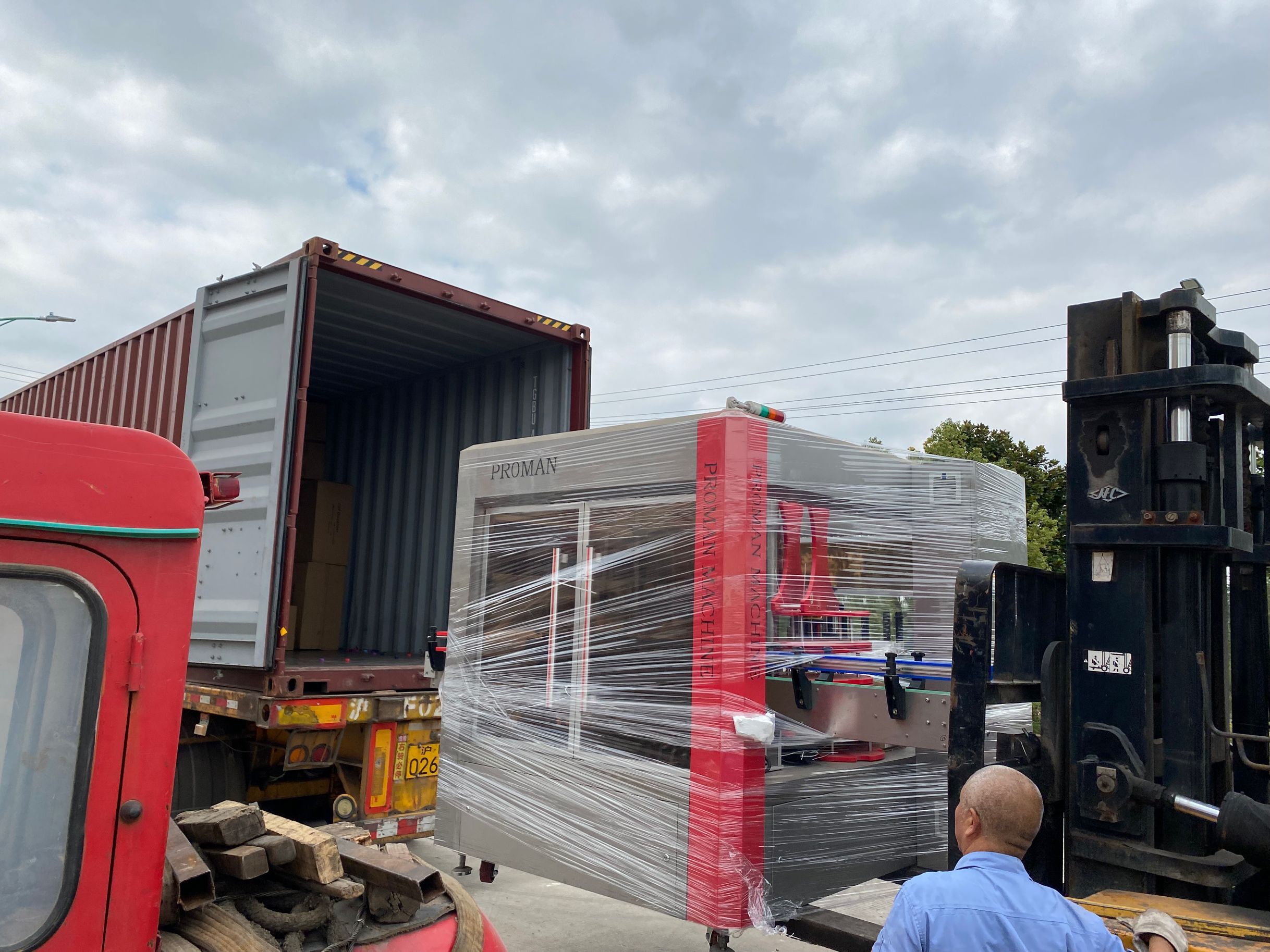 【2022 Oct. 18】The double-sided Labeling Machine is sent to Ghana