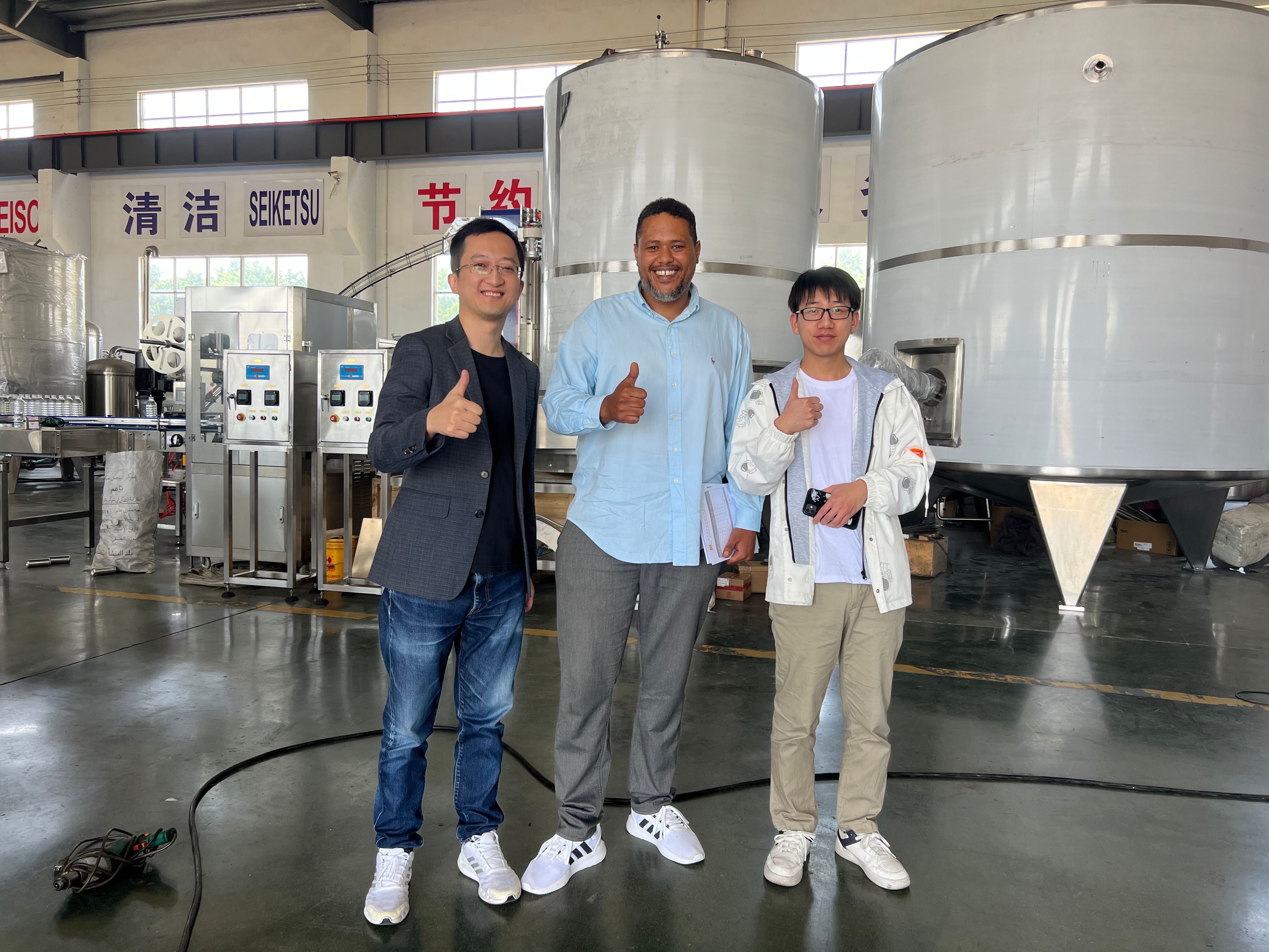 【2023 May. 31】Congolese customers come to purchase bottled water production lines